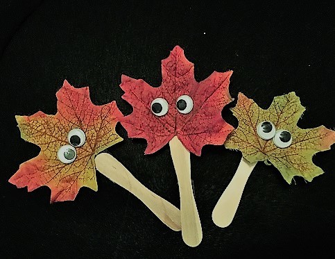 CWThanksgivingleafpuppet041018B.jpg