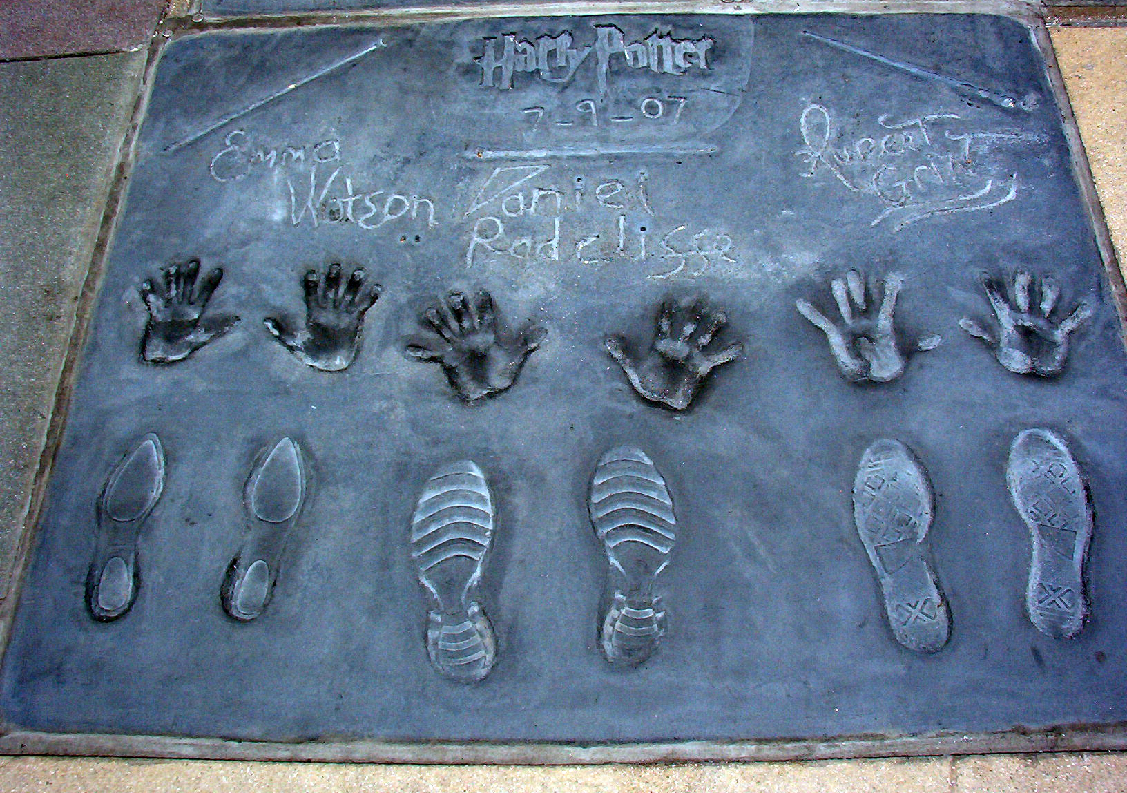 the harry potter trio's hand/foot/wand prints, Joits