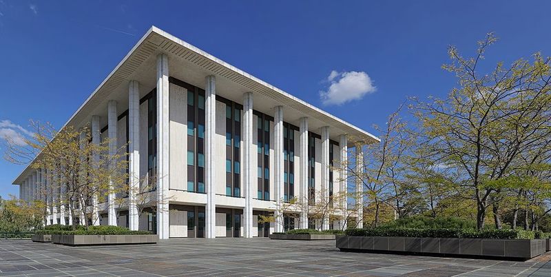 National Library of Australia Exterior 1