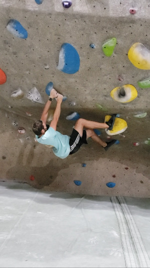 ap21x_0001_bouldering_working_20220423.png