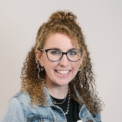 Caitlin Woodington Headshot